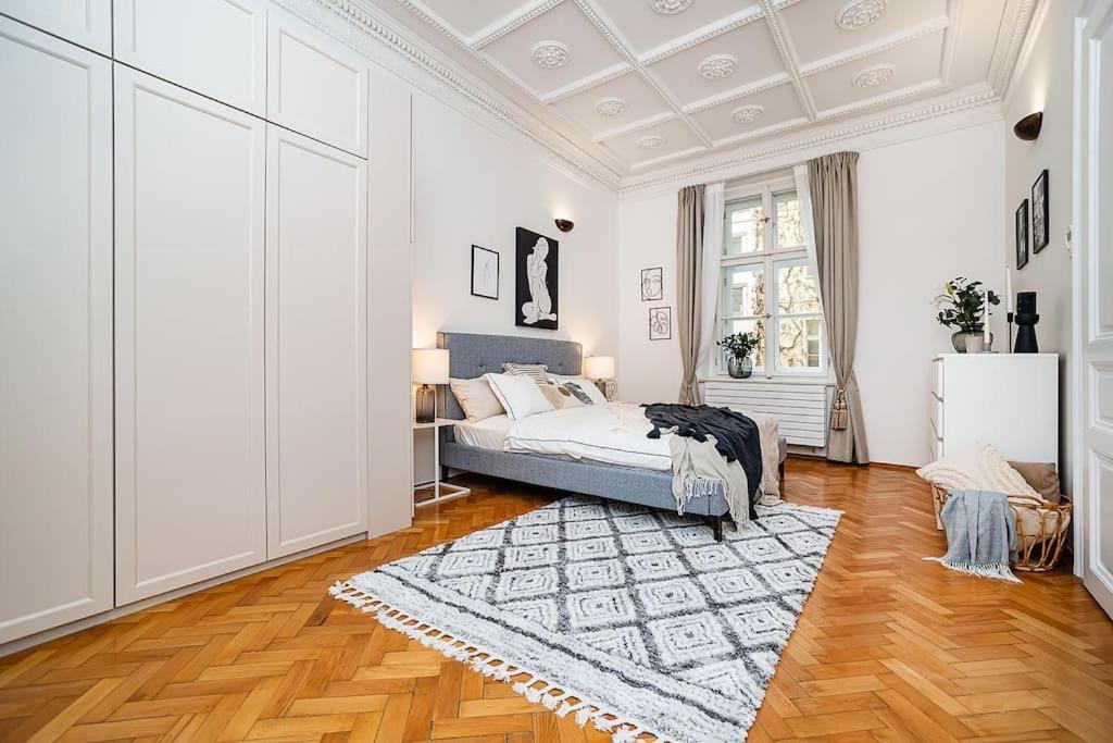 Luxurious Two-bedroom In The Old Town * Prague
