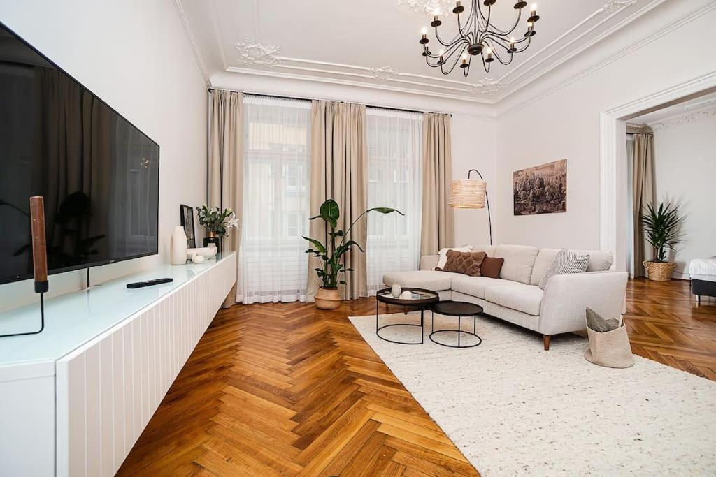 Luxurious Two-bedroom In The Old Town Praha